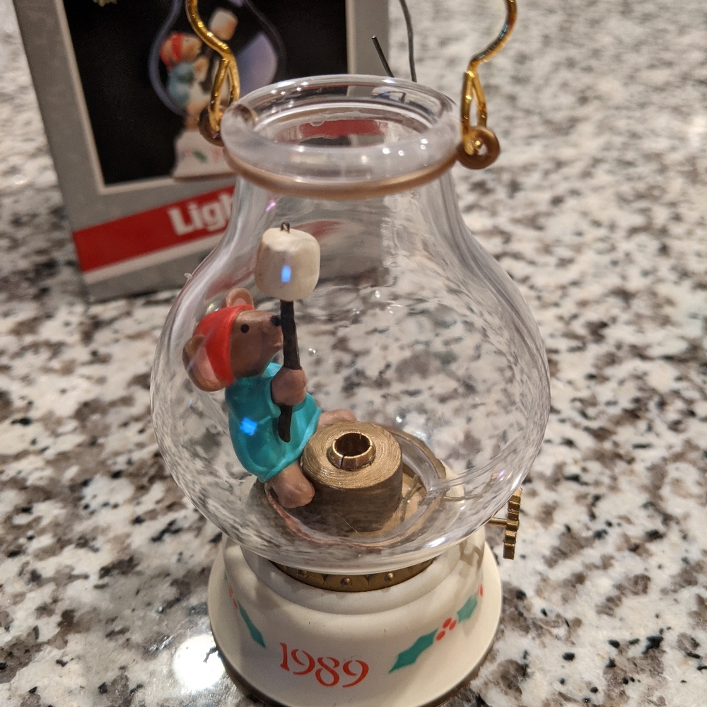 Hallmark ornament 1989 lighted